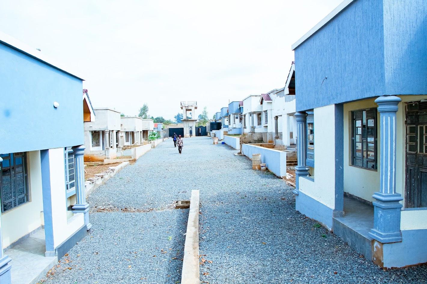 3 Bedroom (2 Ensuite) Bungalow for Sale - Image# 3