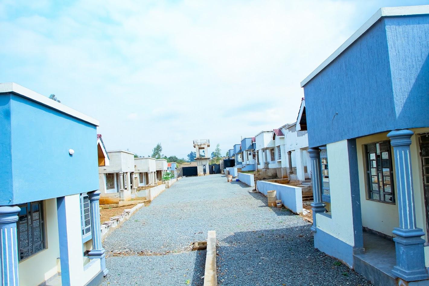 3 Bedroom (2 Ensuite) Bungalow for Sale - Image# 4